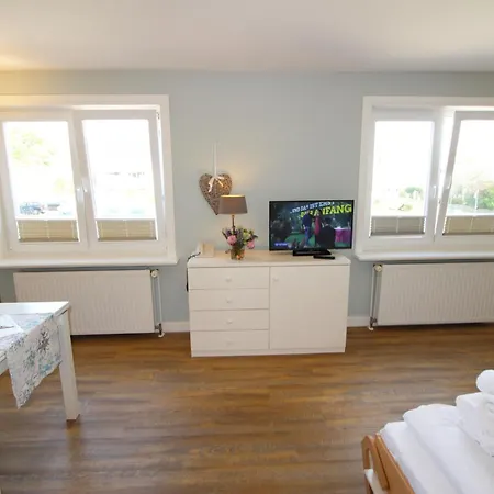 Haus Guenther - Mittelweg 1, App 1 Wenningstedt-Braderup Exterior photo